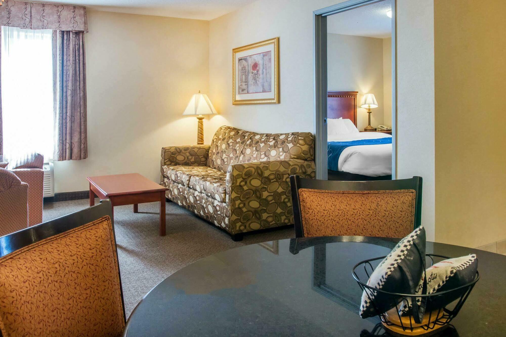 คอมฟอร์ต สวีท ฟินด์เลย์ Hotel ฟินด์ลีย์ ภายนอก รูปภาพ